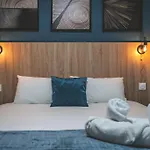 Le Roxane Hotell Saint-Laurent-des-Vignes