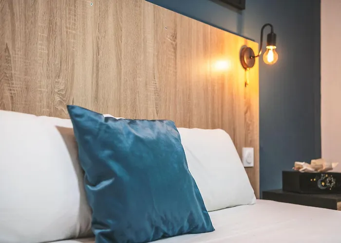 Le Roxane 3* Saint-Laurent-des-Vignes