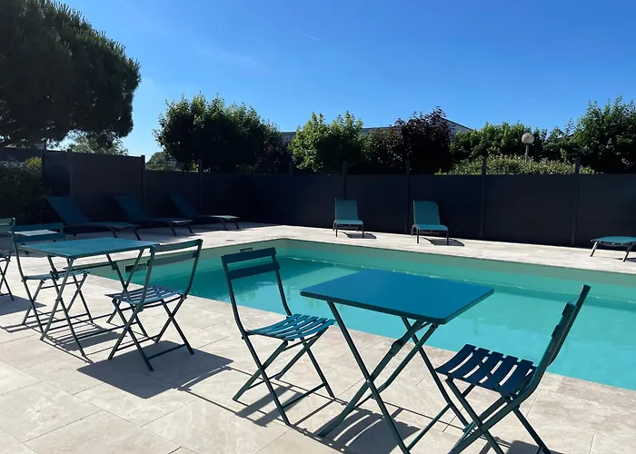 فندق Le Roxane Saint-Laurent-des-Vignes