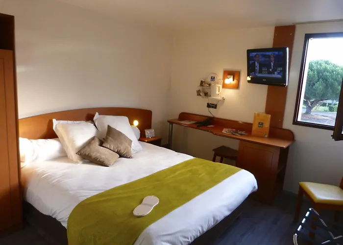 Le Roxane 3* Saint-Laurent-des-Vignes