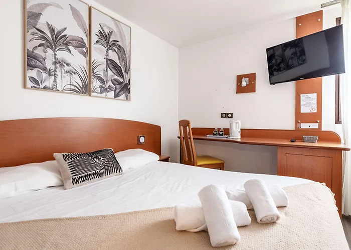 Le Roxane 3* Saint-Laurent-des-Vignes