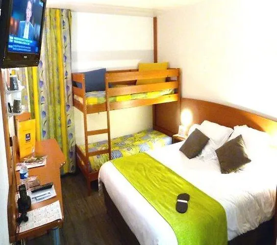 Le Roxane 3* Saint-Laurent-des-Vignes