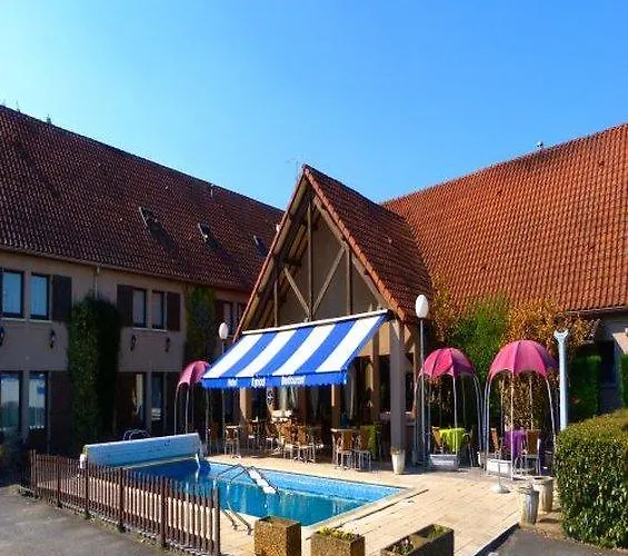 Le Roxane Hotel Saint-Laurent-des-Vignes